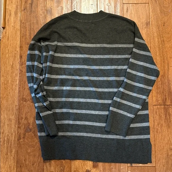 LOFT Charcoal and Light Gray V-Neck Sweater - Picture 3 of 3
